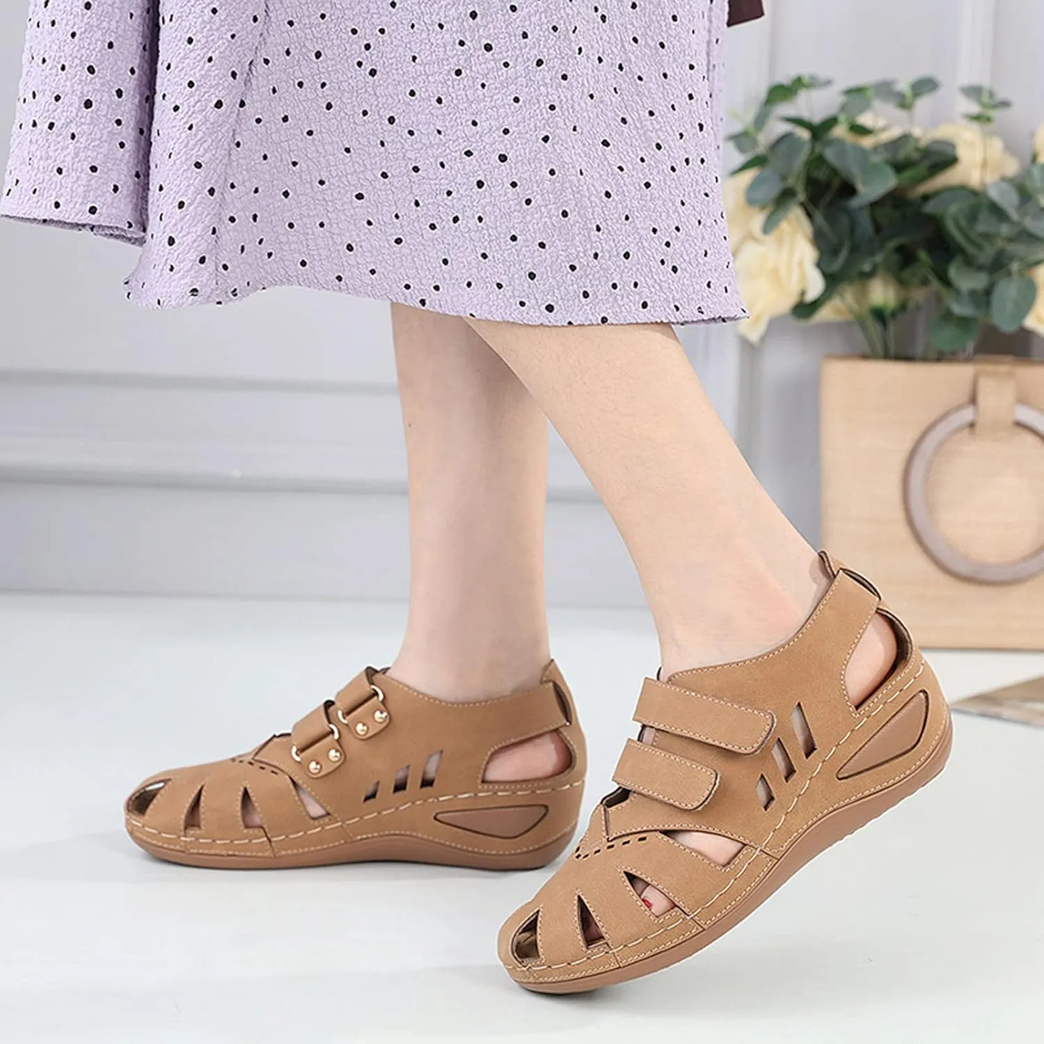 Black Orthopedic Sandals with Back Strap Women Wide Orthopedic House Slippers with Arch Support with Plantar Fasciitis Orthotic Fashion Sandals for Women 2025 Trendy High Arch Slippers for Women