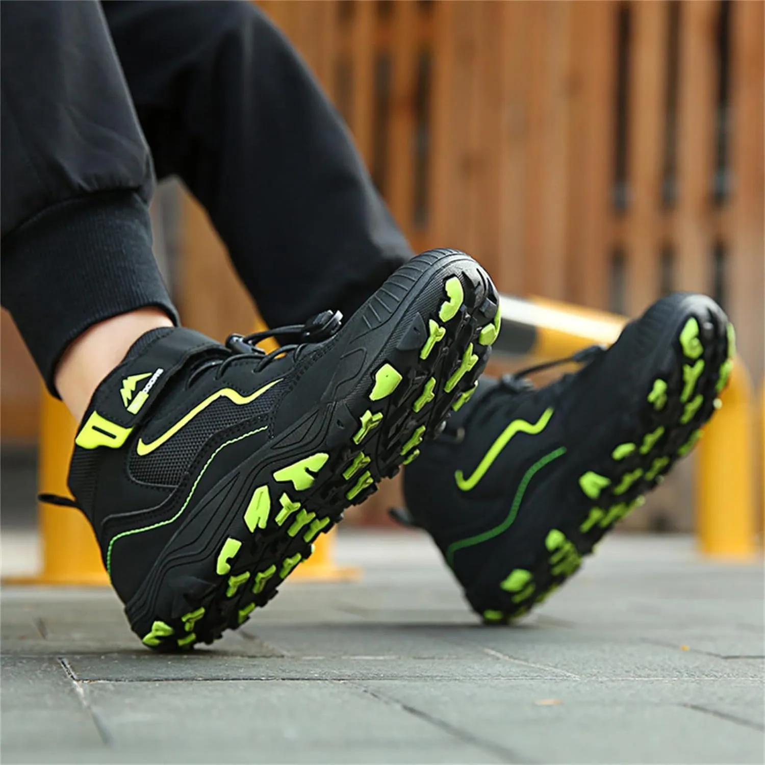 Boys Hiking Boots Outdoor High Top Boys Girls Outdoor Walking Climbing Sneaker Comfortable Adventure Trekking Shoes