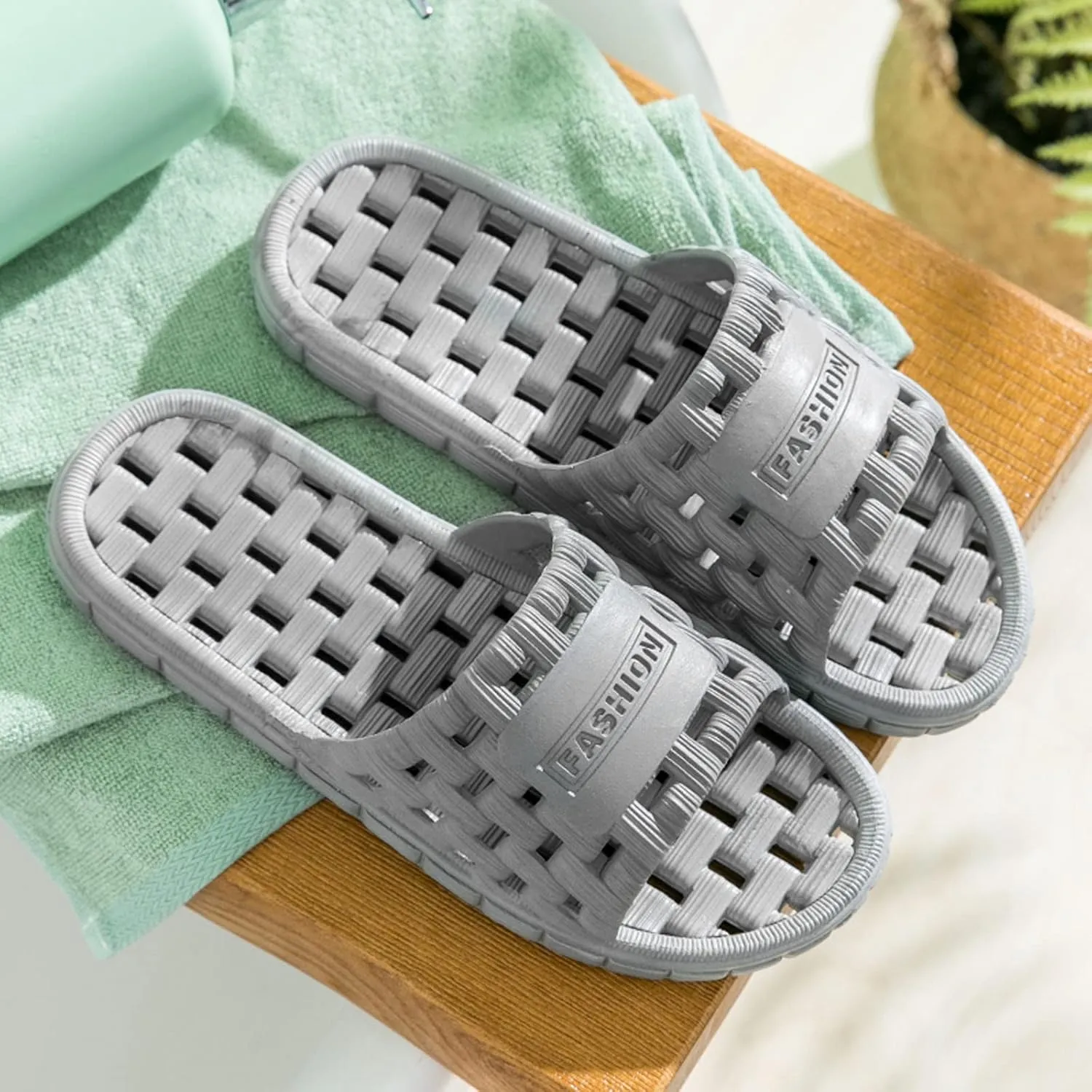 Indoor Slippers Non-Slip Pool Beach Bathroom Travel Slippers Eva Anti-Slip Indoor & Outdoor Kids