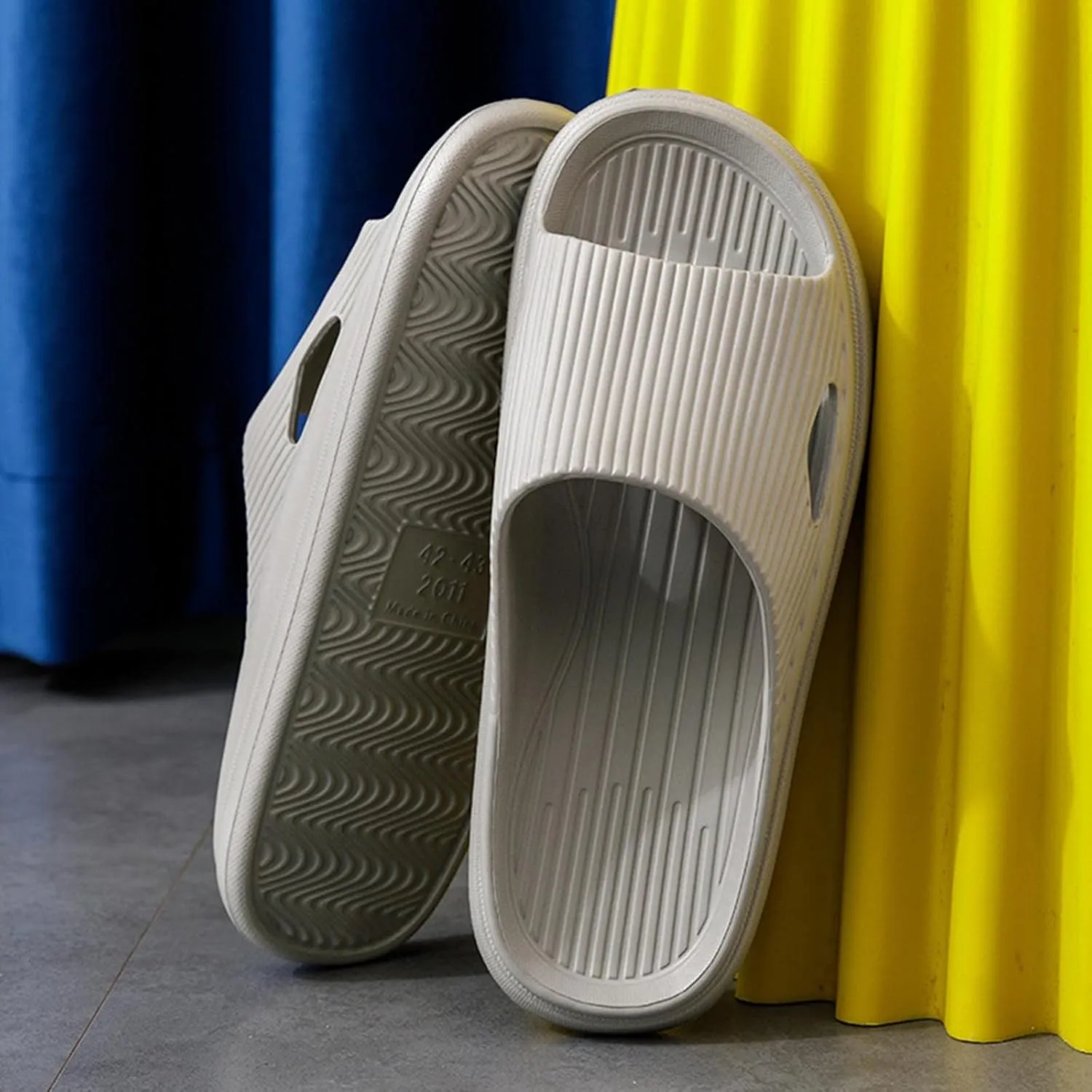 Mens Slippers Shower Shoes Women Bathroom Slippers Men Womens Slides Indoor Indoor Outdoor Gym