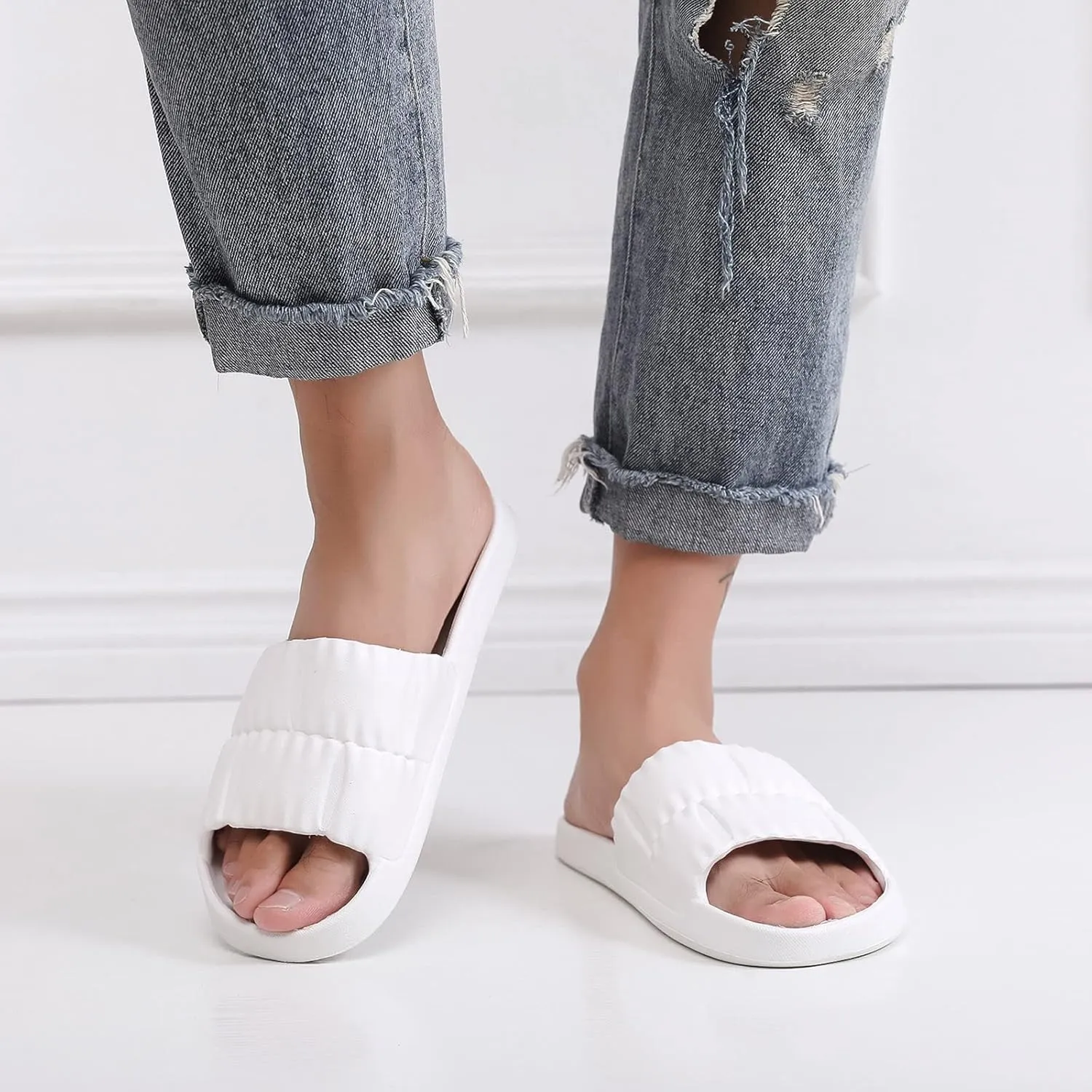 Mens Slippers Slides for Women Cloud Slippers for Men Shower Shoes Women Drainage Hole Indoor Indoor Outdoor