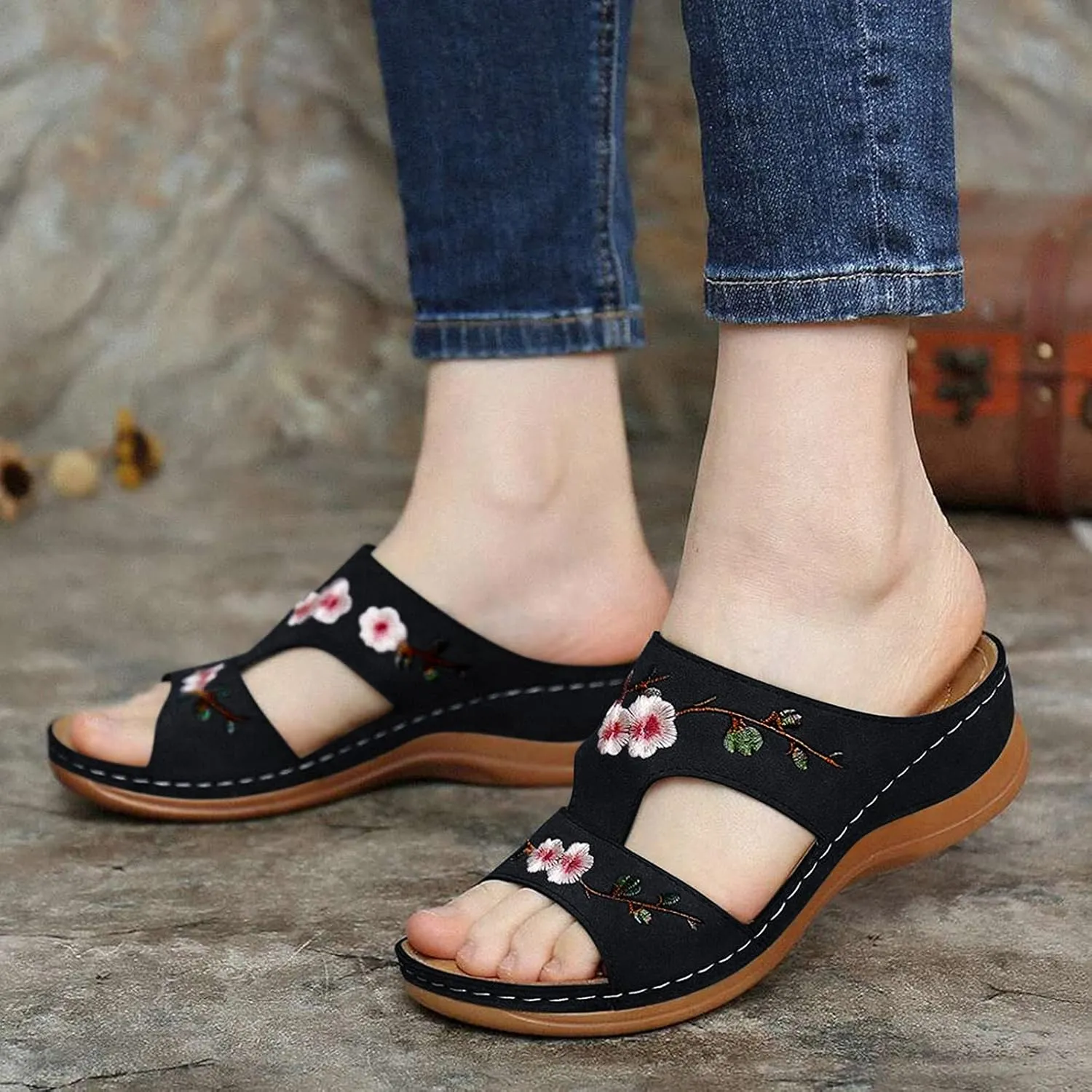 Sandals Ladies Heel Women's Flower Embroidery Shoes Fashion Wedge Summer Women's Arch Support Slippers