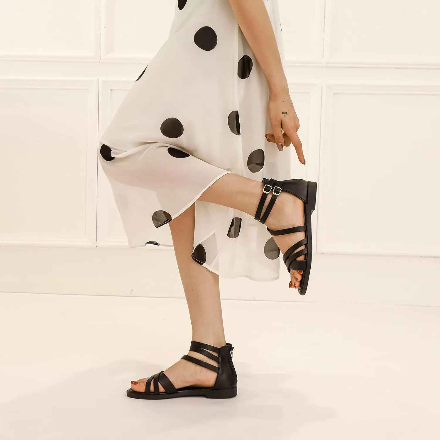 Women's Gladiator Sandals Summer Flat Strappy Sandals Fashion Dress Beach Shoes