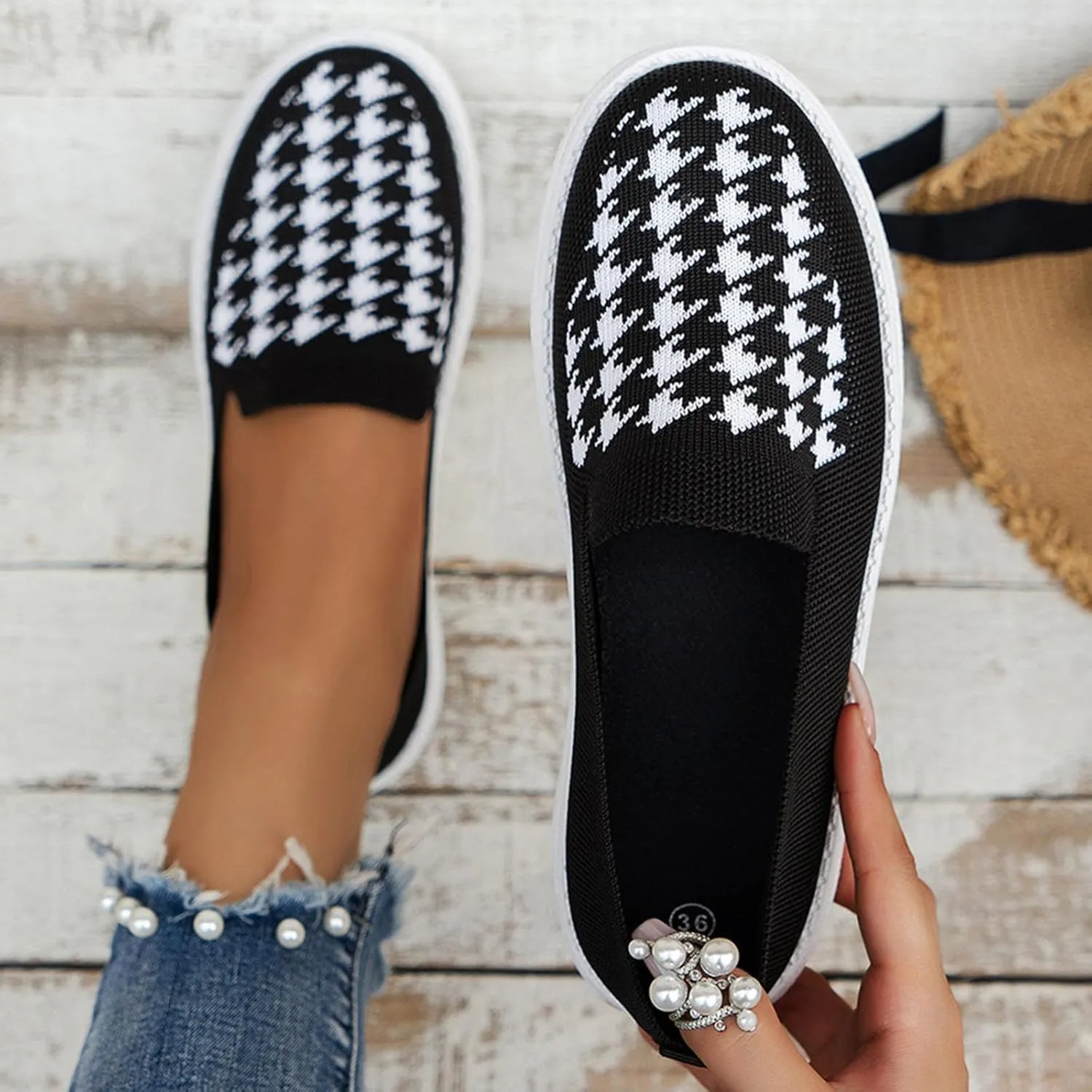 Women's Slip On Sports Shoes Casual Non Slip Breathable Running Sneakers Lightweight Flat Walking Athletic Shoes