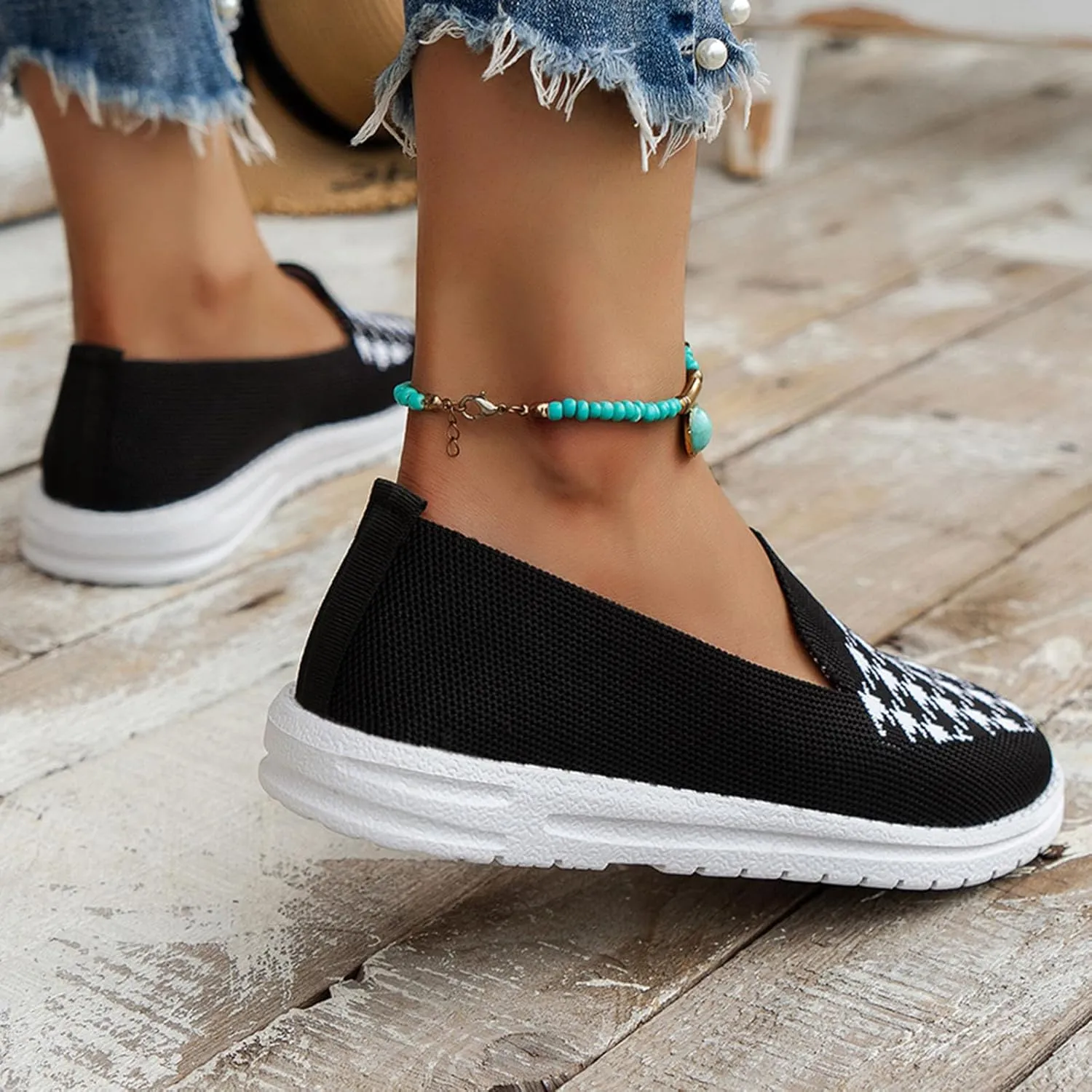 Women's Slip On Sports Shoes Casual Non Slip Breathable Running Sneakers Lightweight Flat Walking Athletic Shoes